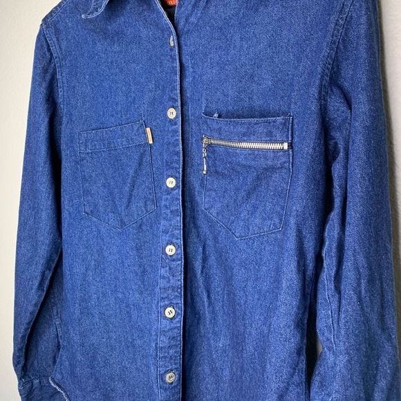 Bugle Boy Company's Women's Blue Vintage Button-Down Long-Sleeve Denim Shirt Siz - Picture 2 of 11